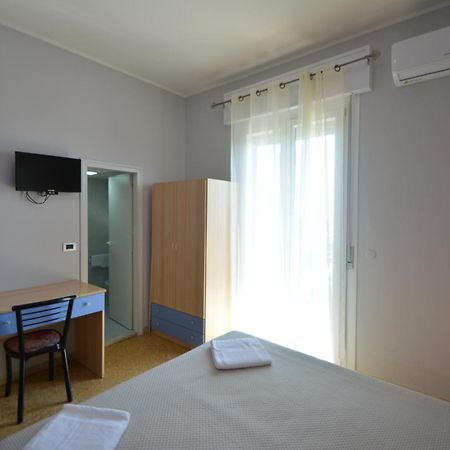 Hotel Bella Romagna Casal Borsetti Exterior photo