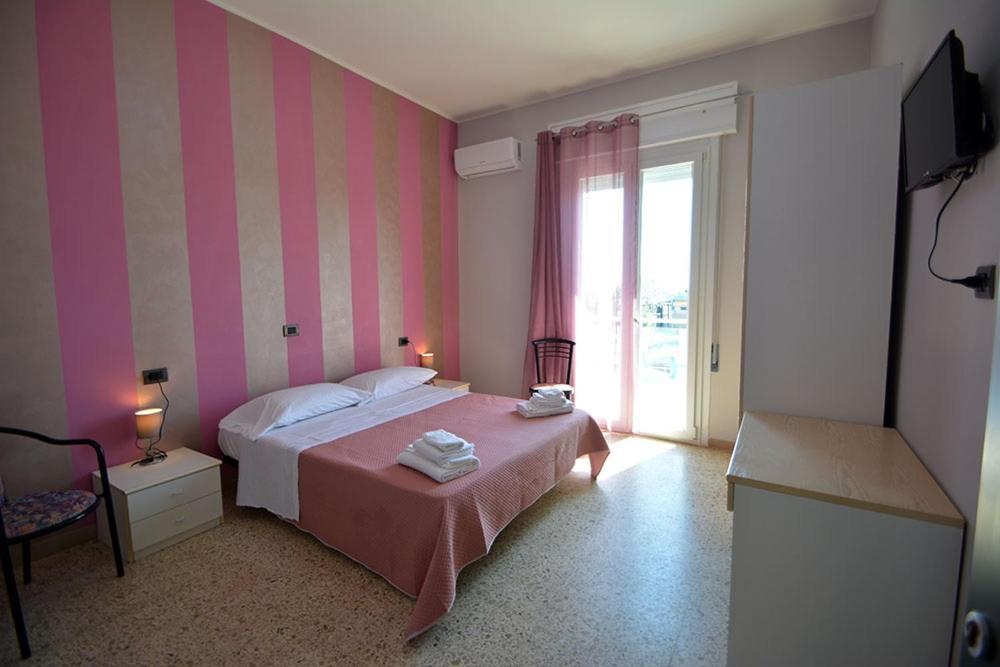 Hotel Bella Romagna Casal Borsetti Exterior photo